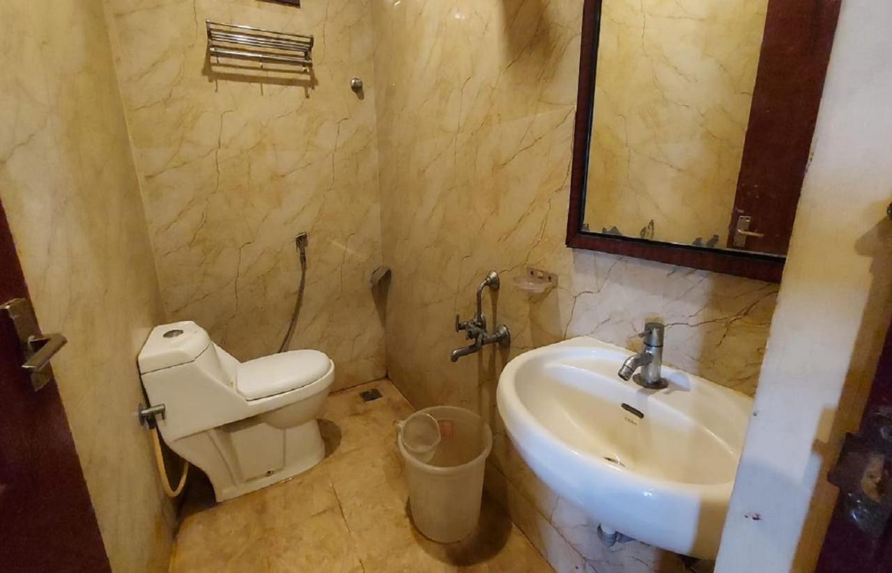Royal Grand Bed & Breakfast Tambaram Ngoại thất bức ảnh
